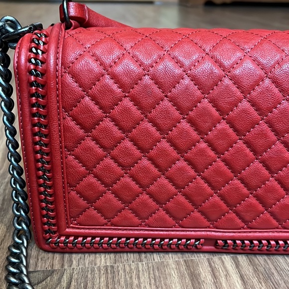 A109- π―% authentic Chanel Medium Boy top handle bag - Picture 8 of 17